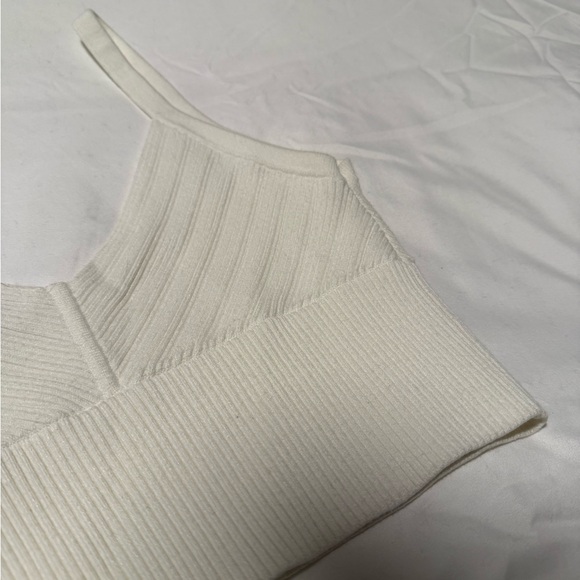 Cream Color Ribbed Crop Top - Picture 4 of 4